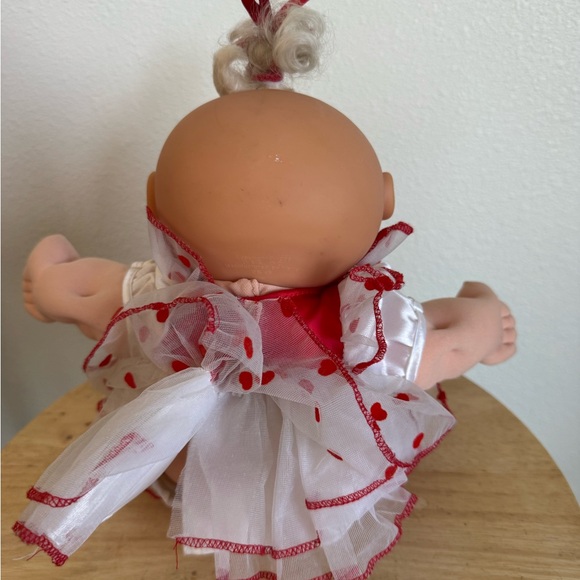 1995 Mattel Cabbage Patch Kids Preemie Doll Blonde Blue Eyes Valentine Outfit - Picture 3 of 6